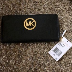 Michael Kors Fulton Continental Wallet